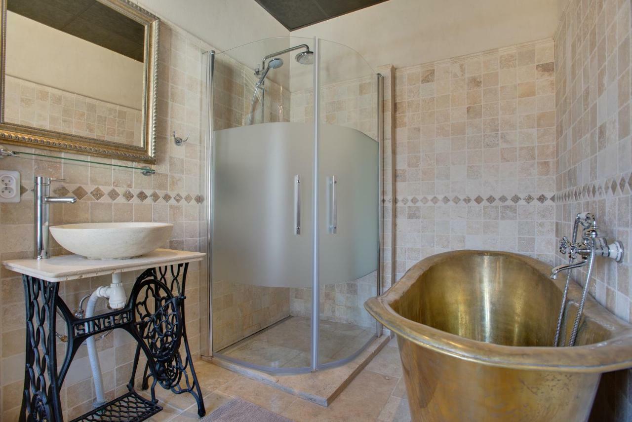 Rue Galilee Bed & Breakfast Marseillan  Bagian luar foto